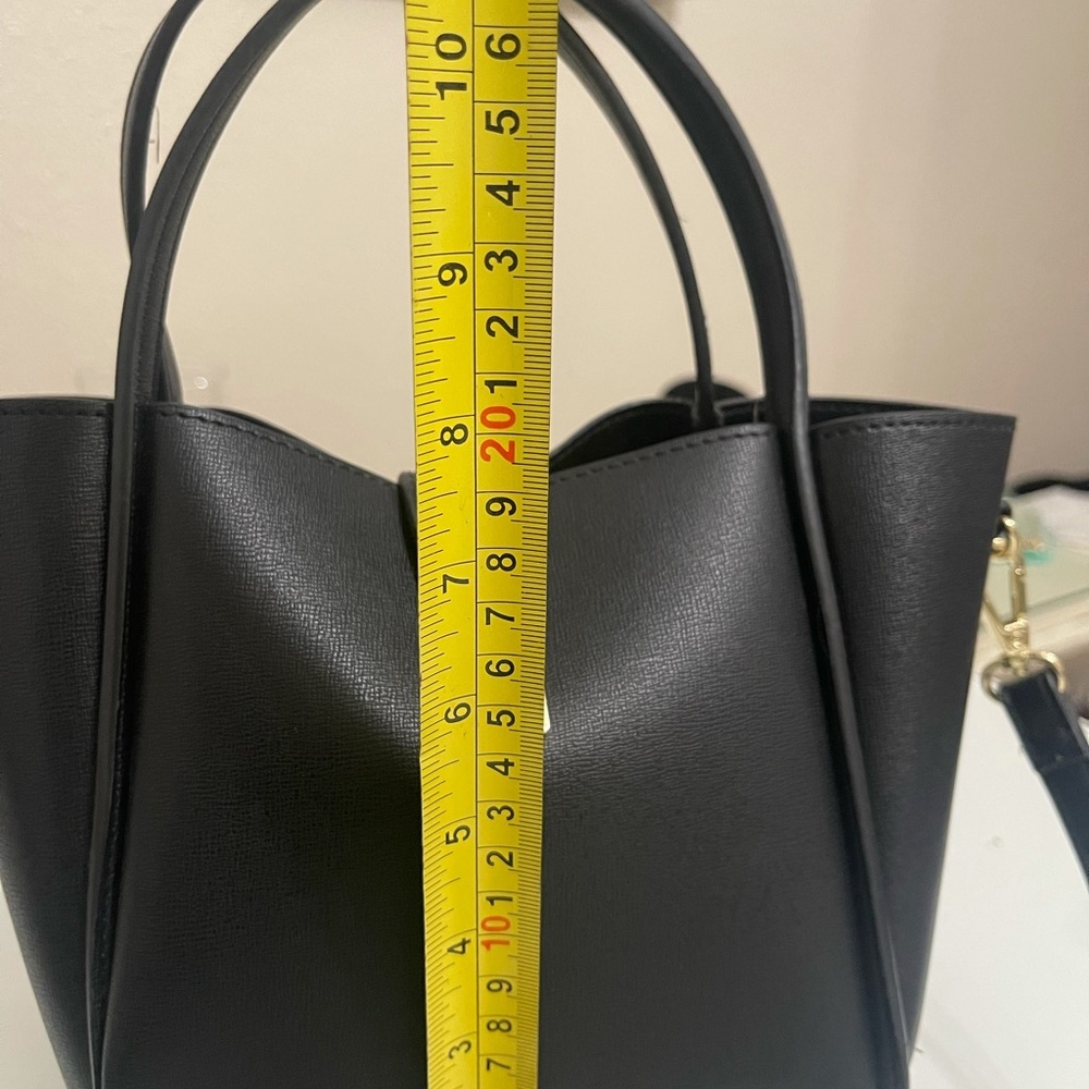 Bag set. Multi use crossbody handbag makeup bag clutch. - Picture 7 of 13